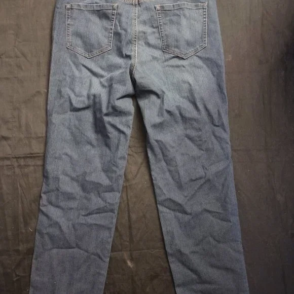NWT Style & Co Straight Leg Jeans Size 16 - Picture 5 of 5